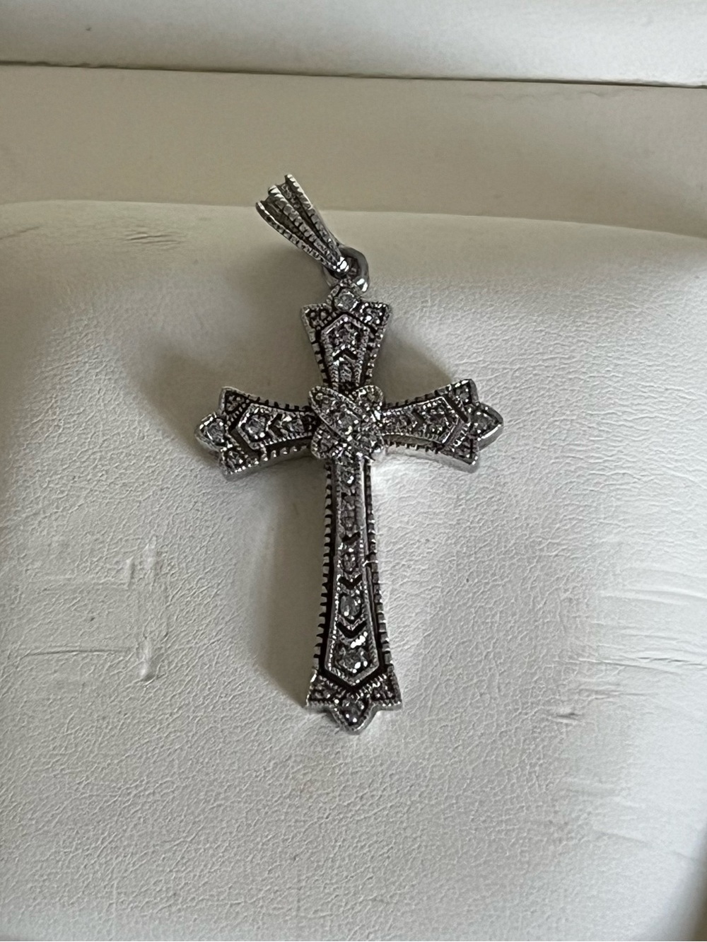 925 Sterling Silver Diamond Cross pendant